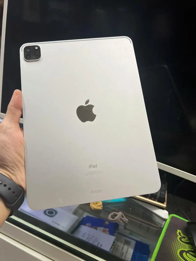 展品 #005: iPad Pro 2021 (M1) - 容器超越了内容